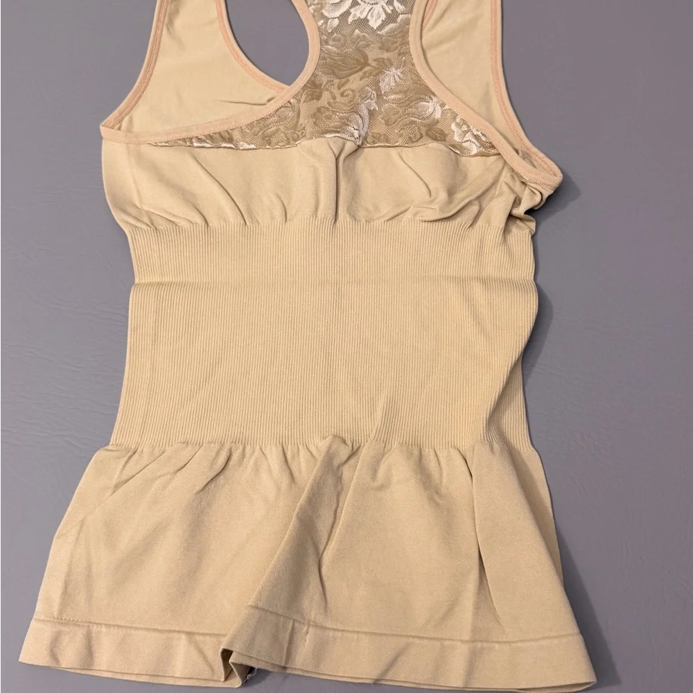 Seamless Black and Tan‎ Shapewear Top